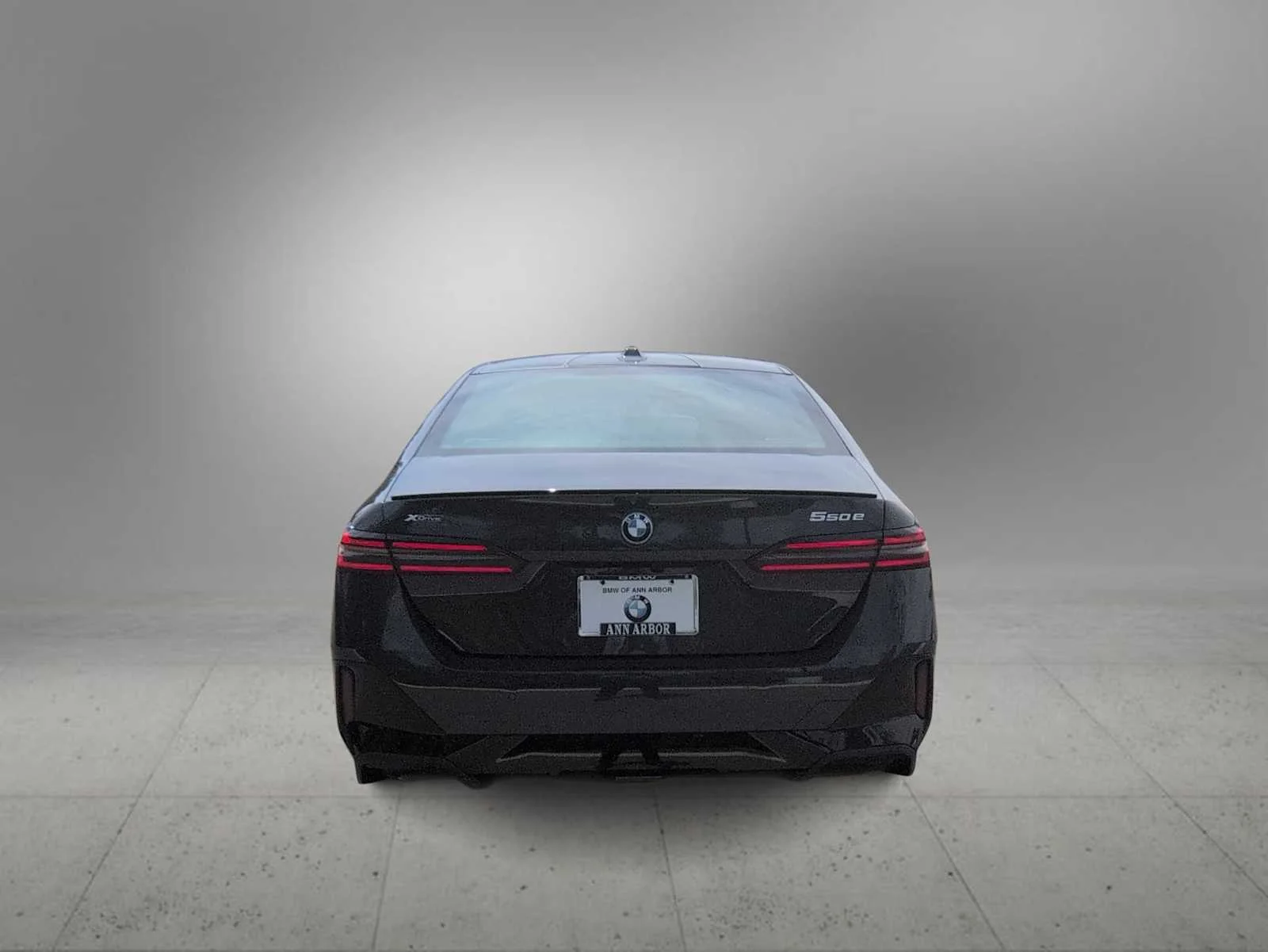 New 2027 Dark Graphite Metallic BMW 550e xDrive image 7
