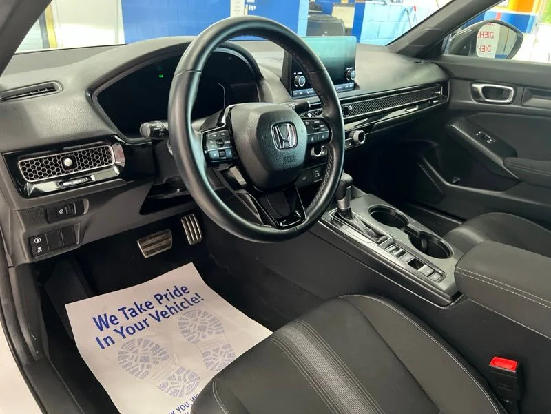 Used 2024  Honda Sport image 18