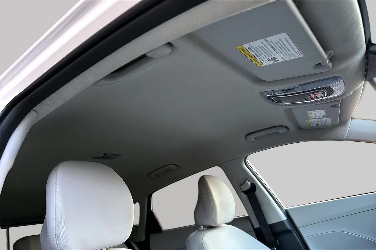 Used 2025 Atlas White Hyundai SEL image 14
