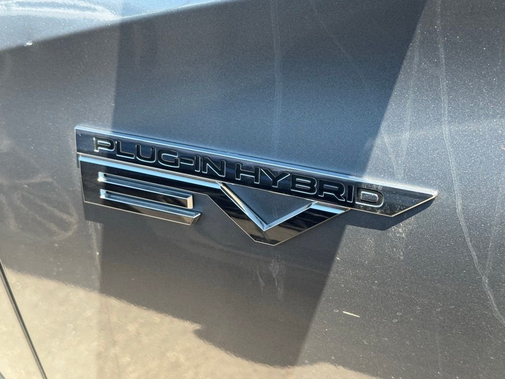 Used 2023 Silver Mitsubishi SEL image 3