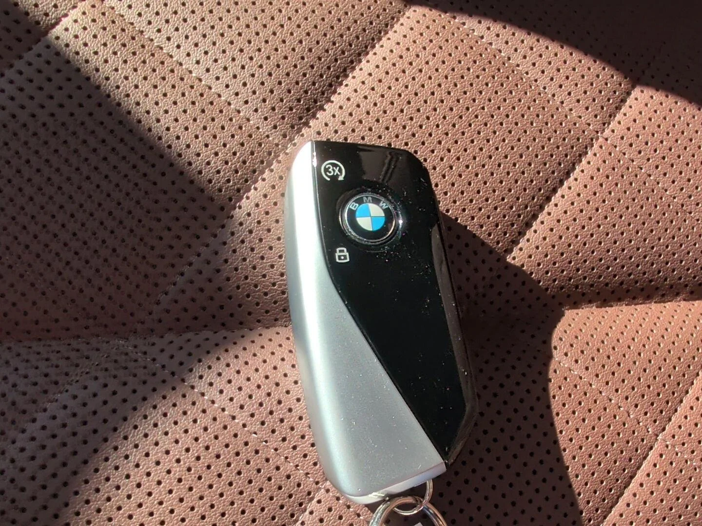 Used 2025 Sparkling Copper Metallic BMW xDrive40i image 29