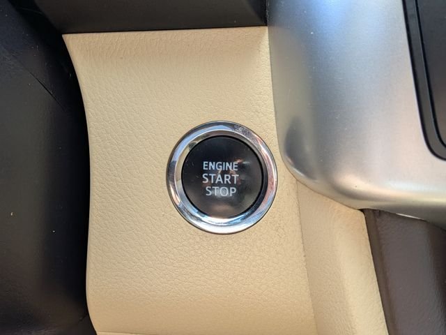 Used 2017 Red Toyota XLE image 30
