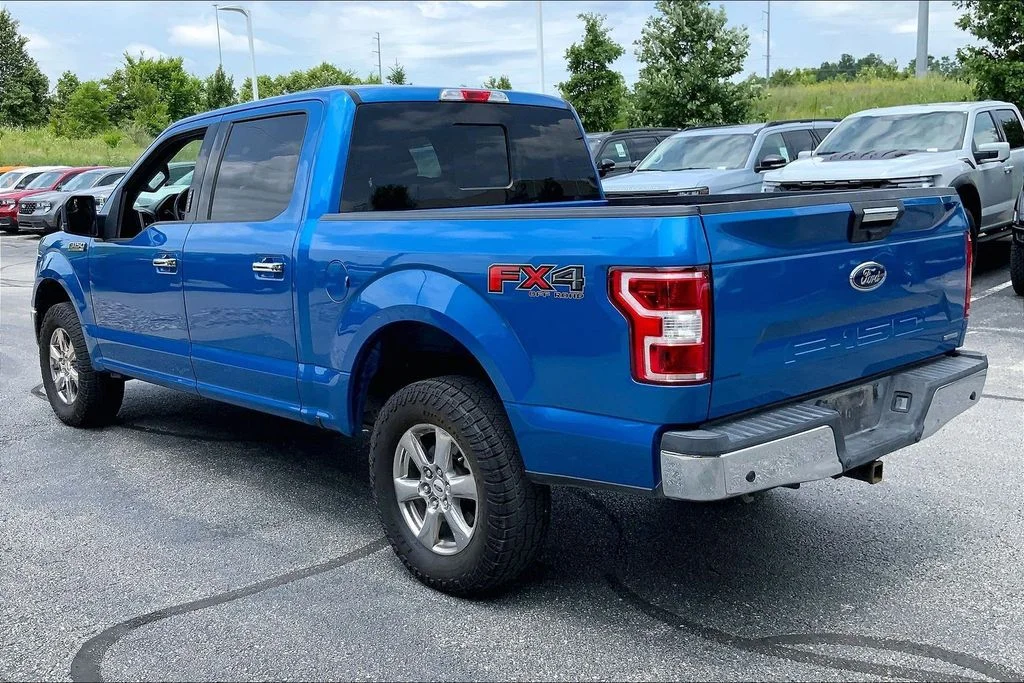Used 2019 Blue Ford XLT image 2