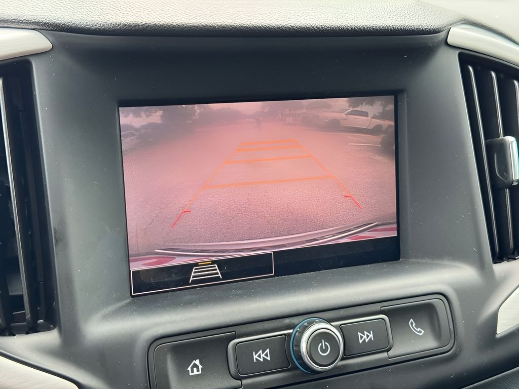 Used 2022 Silver GMC SLE image 25