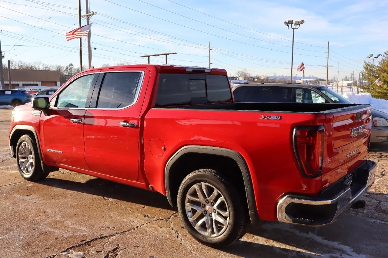 Used 2022 Cardinal Red GMC SLT image 3