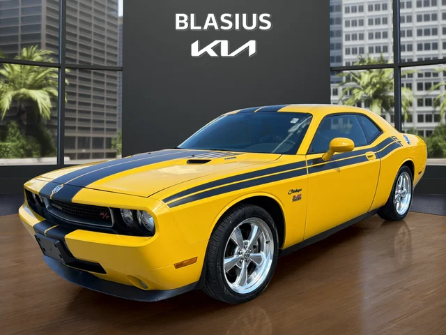 Used 2010 Yellow Dodge R/T image 1