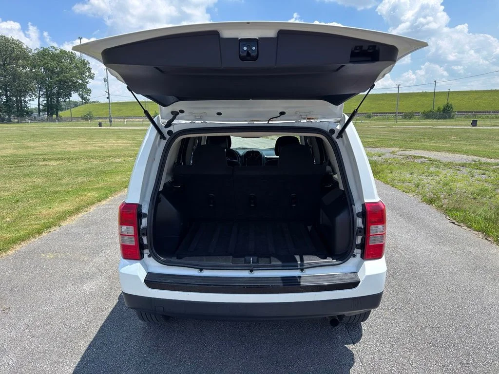 Used 2015 White Jeep Sport image 15