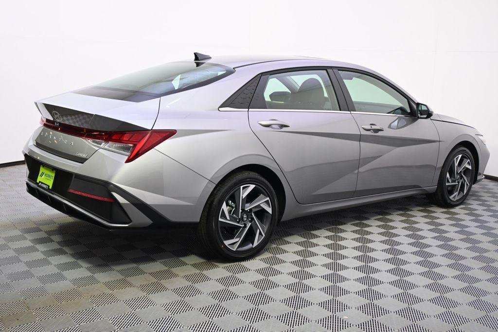 New 2026 Fluid Metal Hyundai Limited image 7