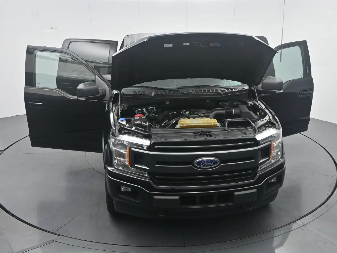 Used 2020 Black Ford XLT image 45