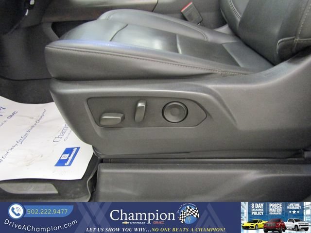 Used 2023 SUMMIT WHITE GMC SLT image 32