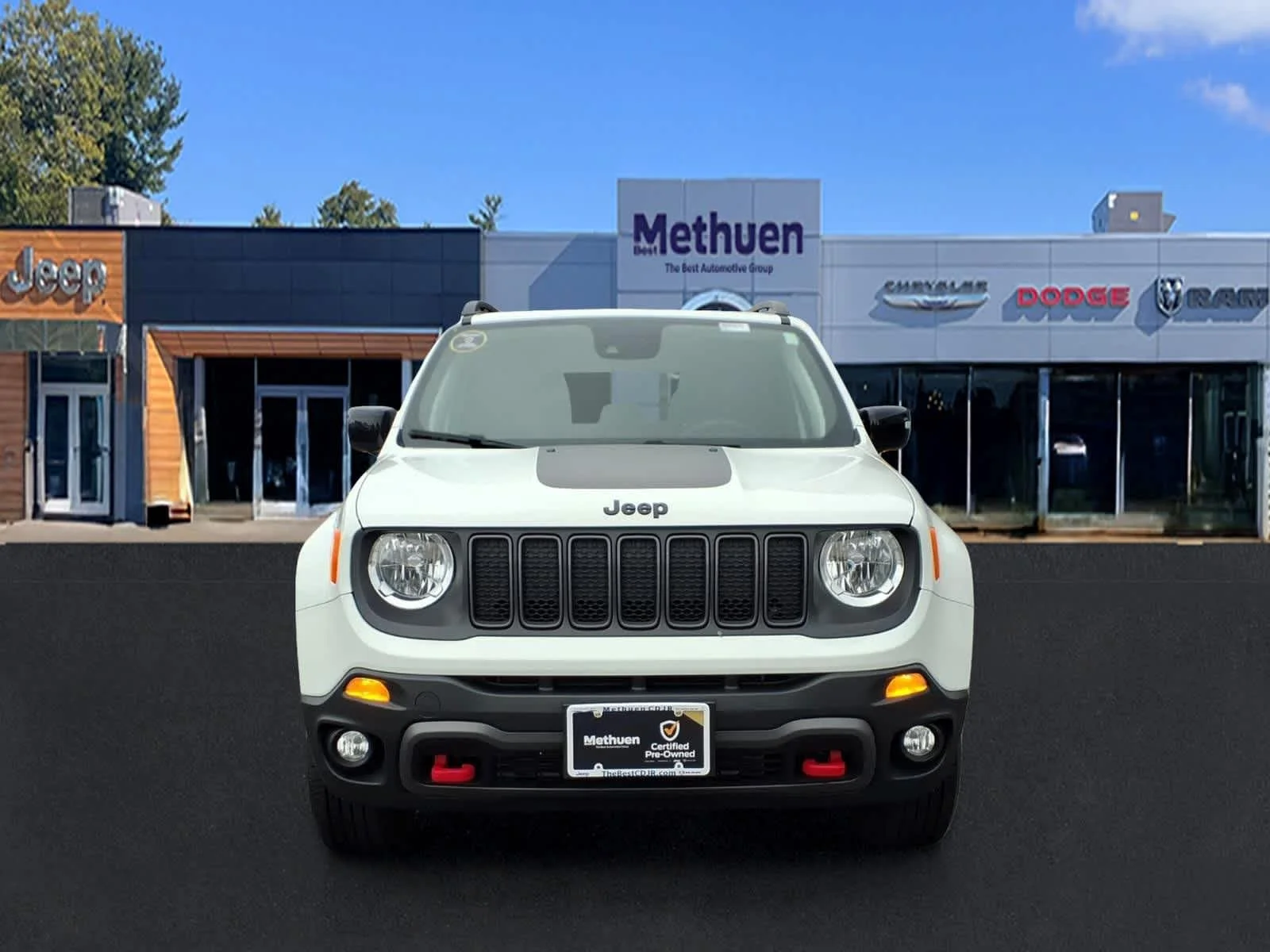 Used 2023 Alpine White Clearcoat Jeep Trailhawk image 10