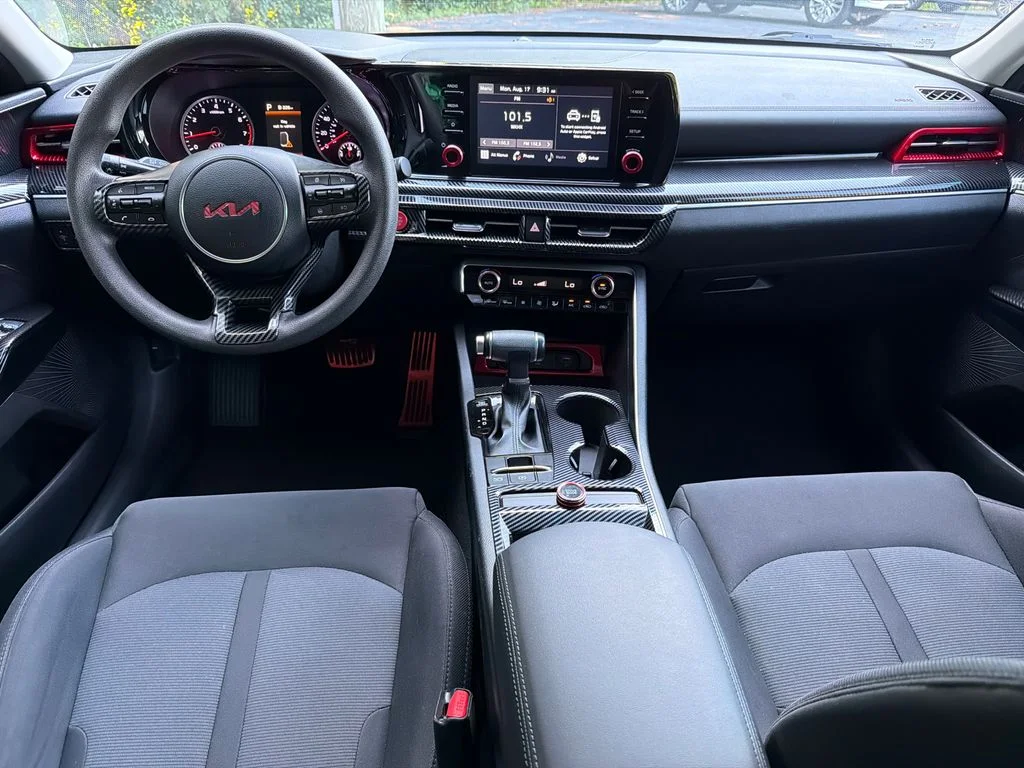 Used 2023 Silver Kia LXS image 22