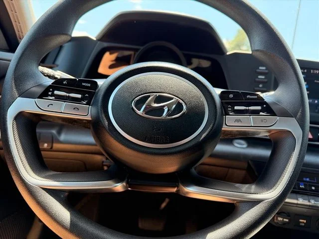 Used 2023 Silver Hyundai SEL image 15