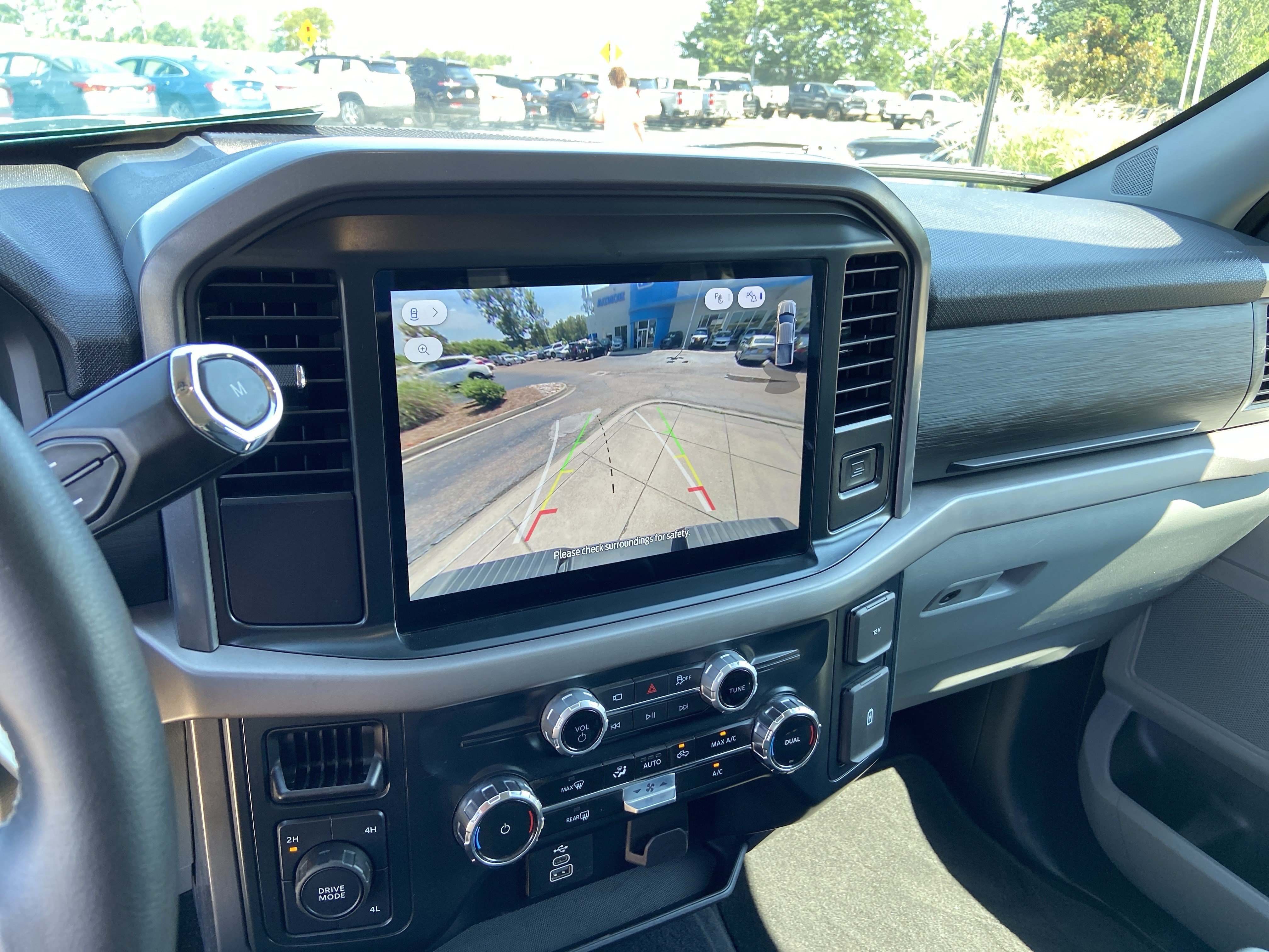 2025 Ford F-150 XLT - Photo 34