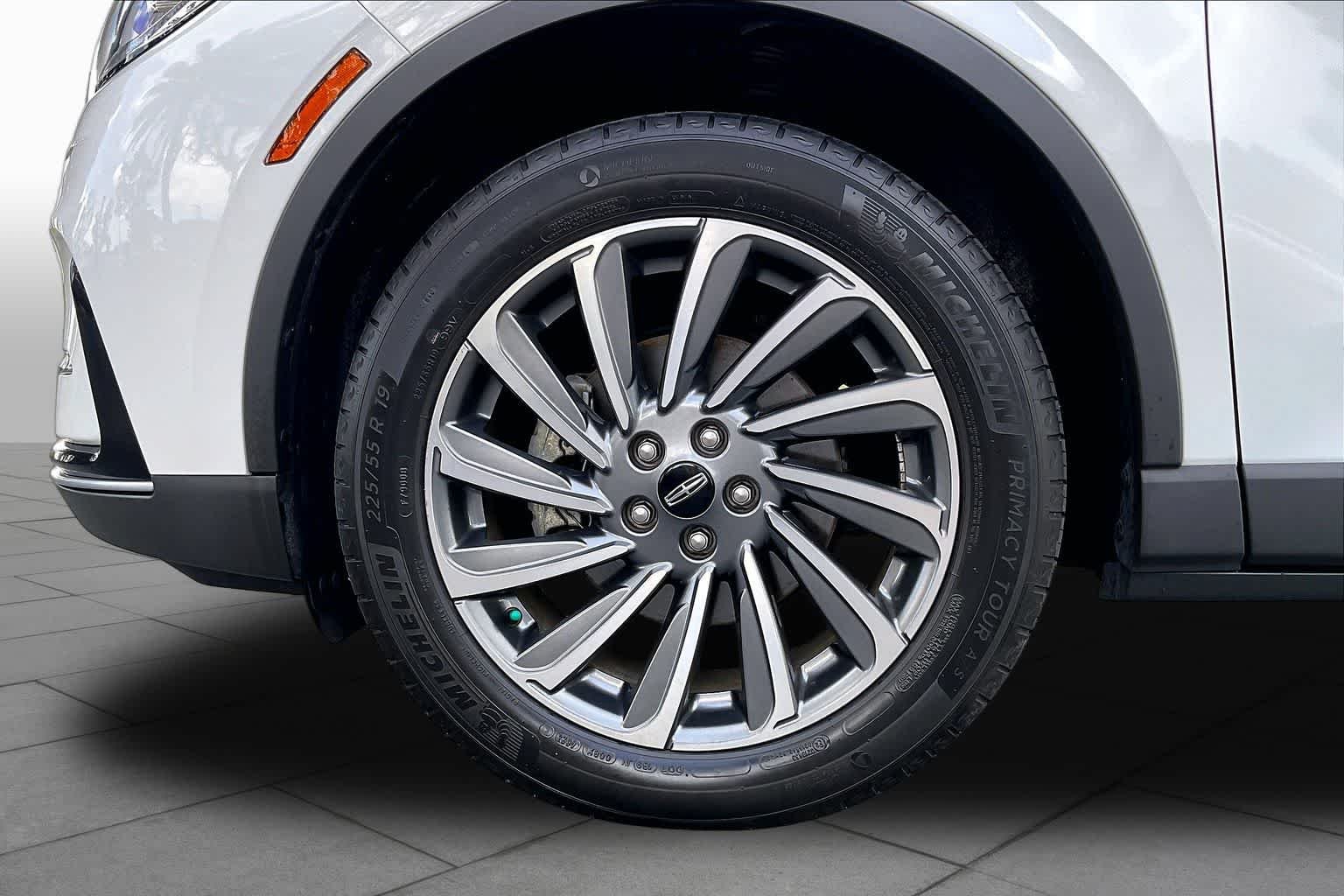 Used 2023 Pristine White Lincoln Reserve image 10