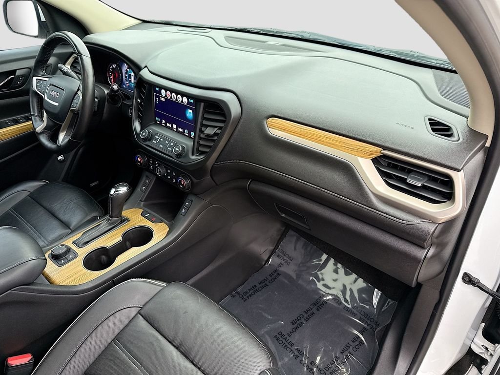 Used 2017 White Frost Tricoat GMC Denali image 32