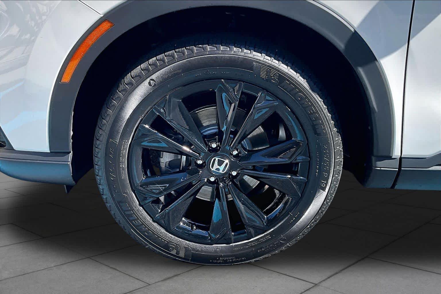 2025 Honda CR-V Sport Touring - Photo 11