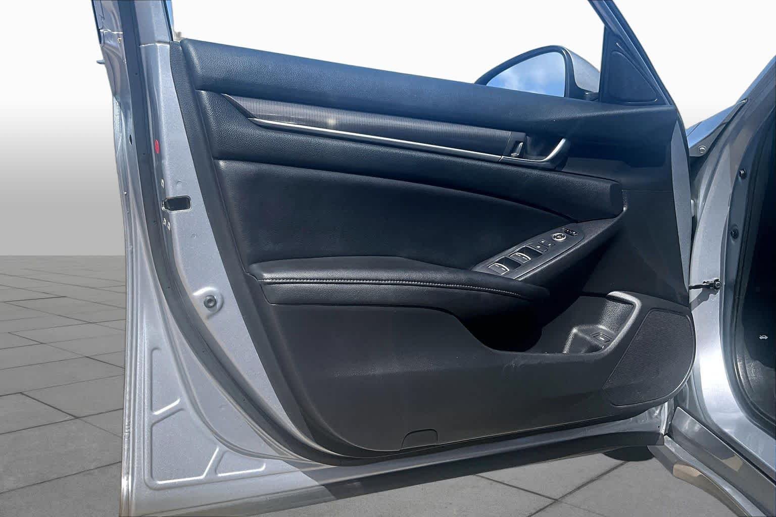 Used 2020 Lunar Silver Metallic Honda Sport image 22