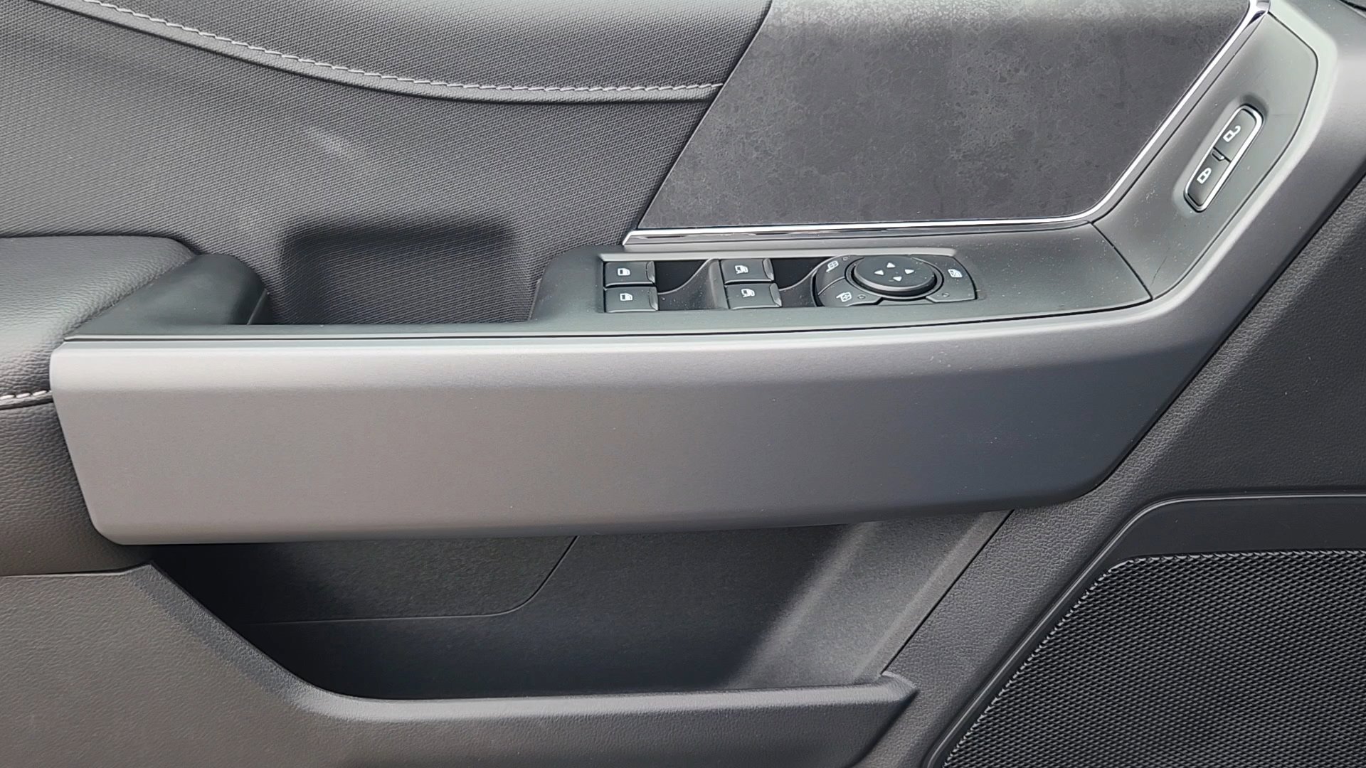 New 2026 Agate Black Metallic Ford XLT image 17