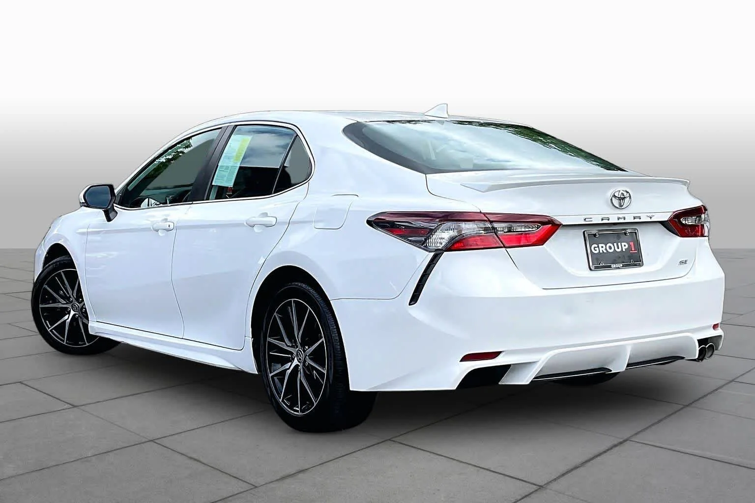 Used 2024 Ice Cap Toyota SE image 12
