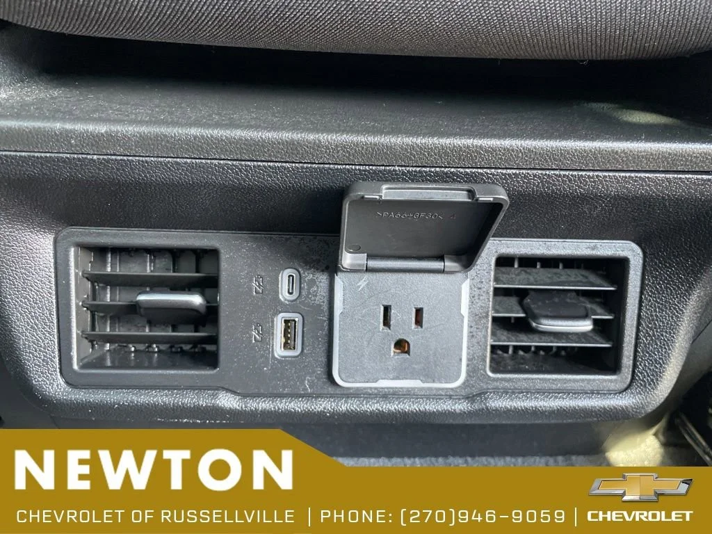 Used 2025 Cypress Gray Chevrolet LT image 32