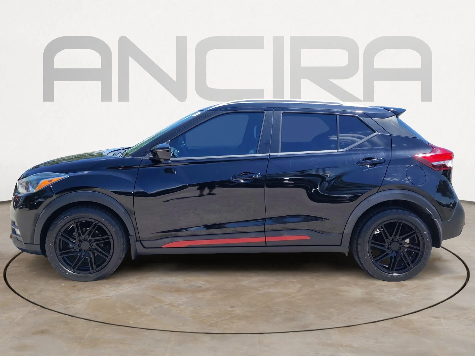 Used 2019 Super Black Nissan SR image 7