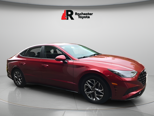 Used 2023 Red Hyundai SEL image 1