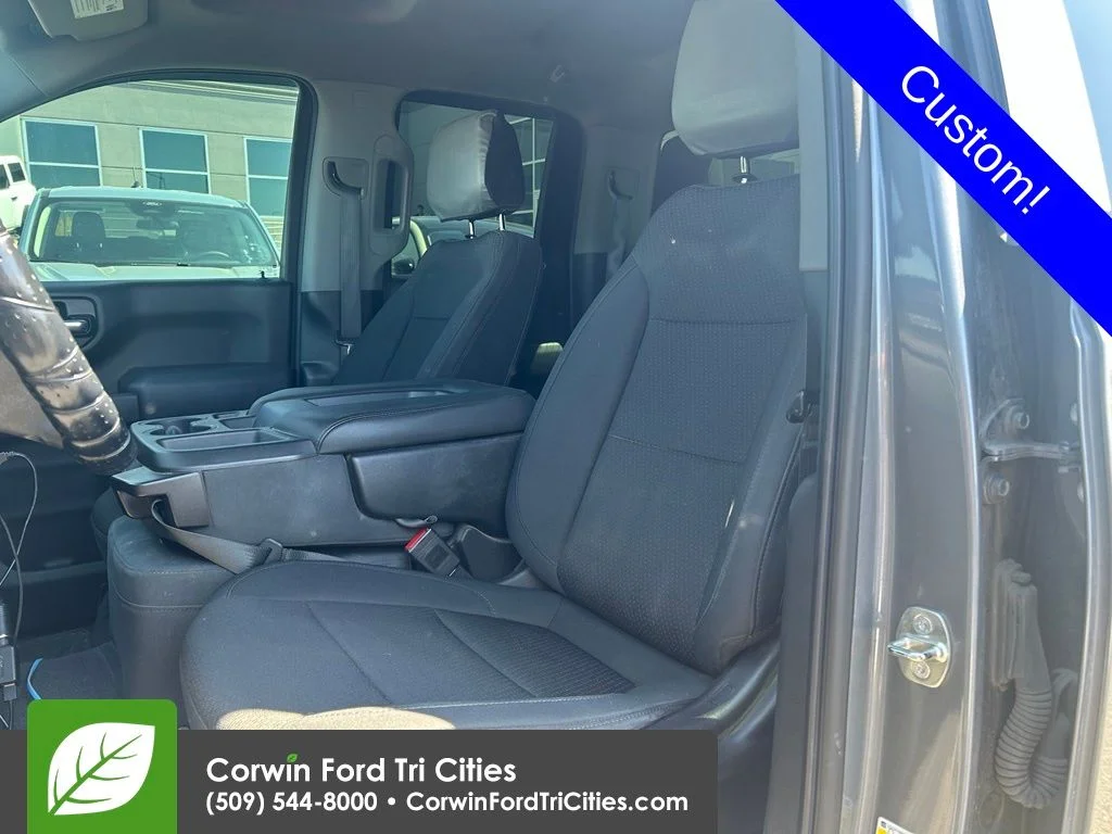 Used 2020 Satin Steel Metallic Chevrolet Custom image 2