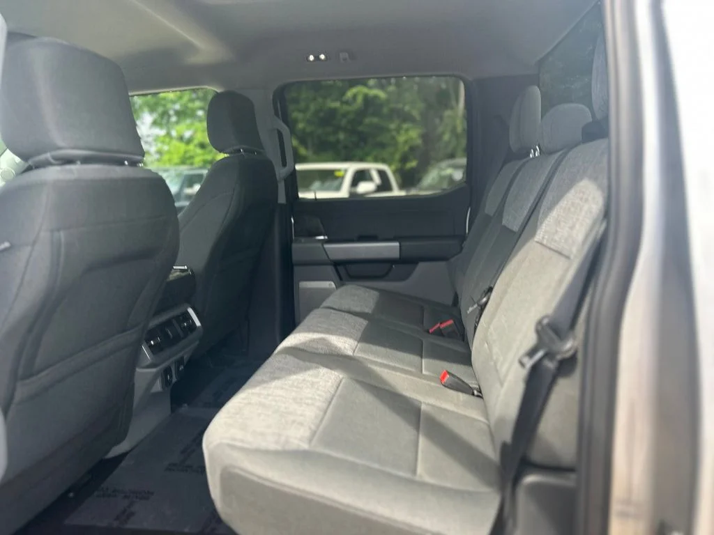 Used 2022 Silver Ford XLT image 31