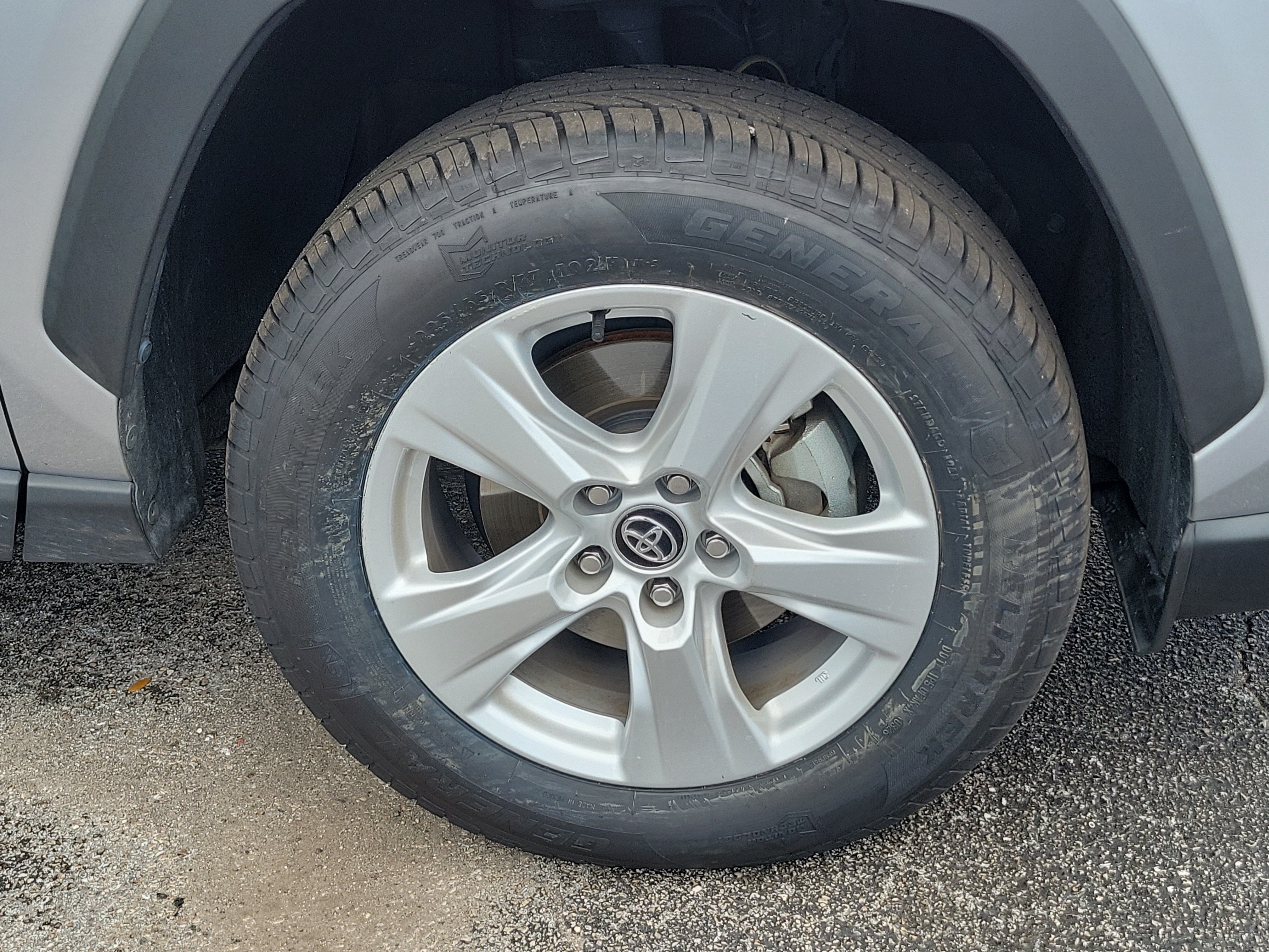 Used 2020 Silver Sky Metallic Toyota XLE image 7
