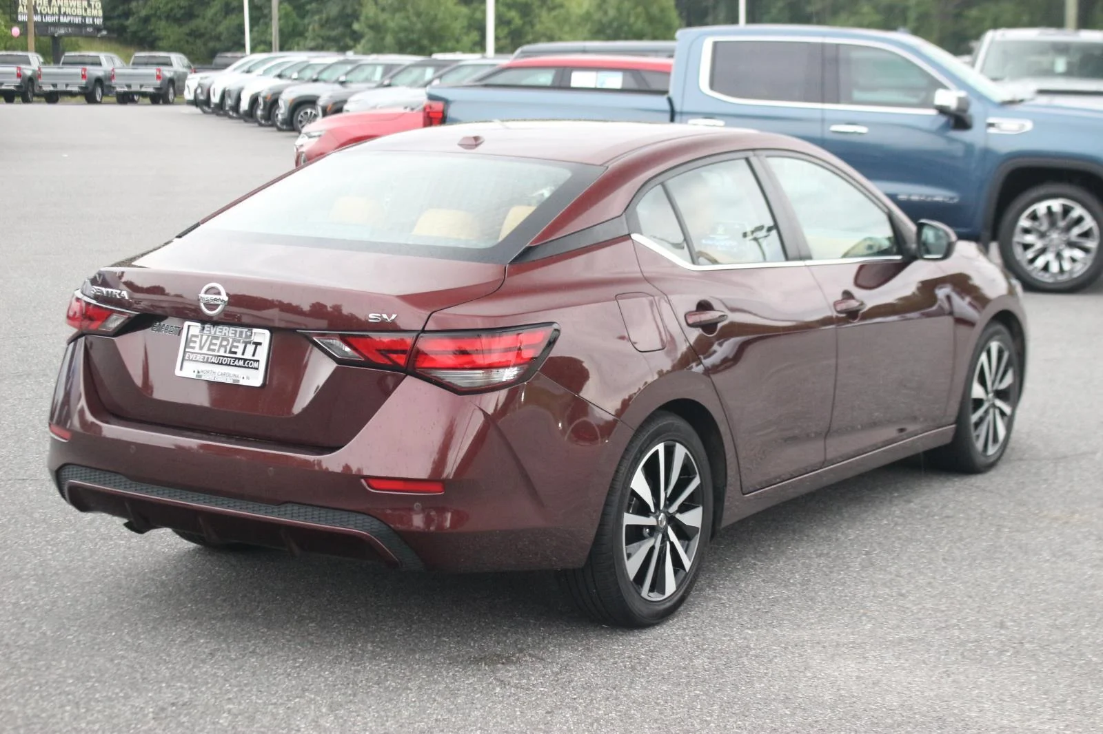 Used 2023 Grey Nissan SV image 7