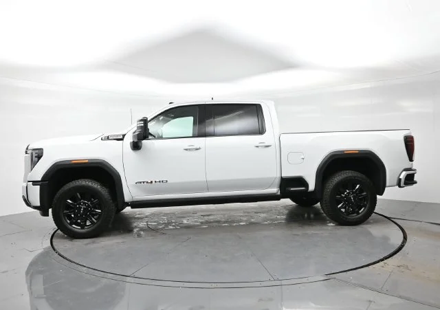 Used 2025 Summit White GMC AT4 image 4
