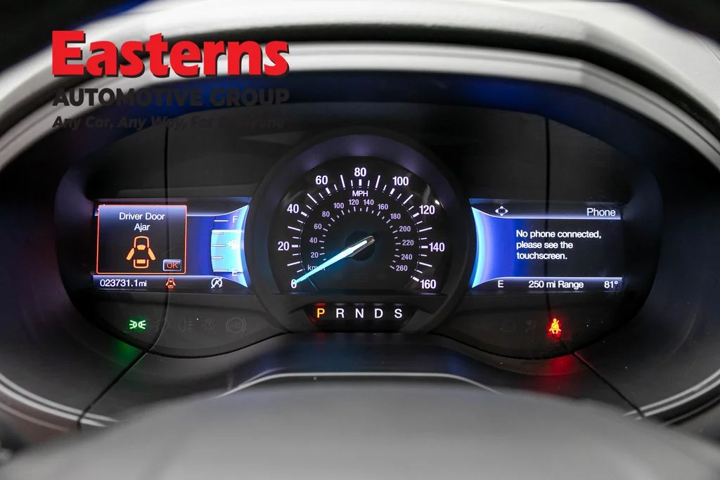 Used 2023 Black Ford SE image 17