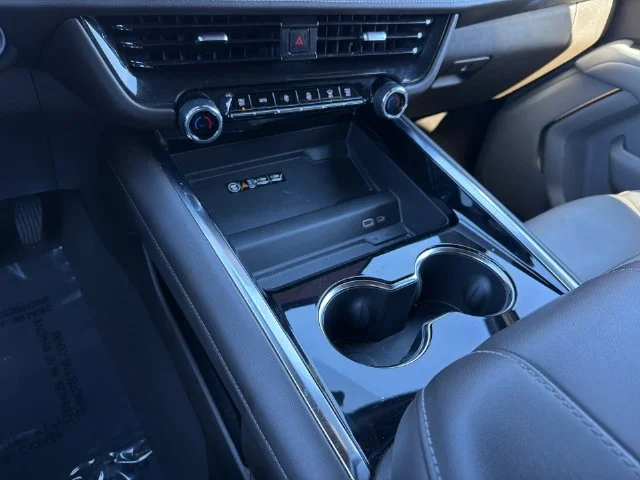 Used 2025 Black Chevrolet LT image 23
