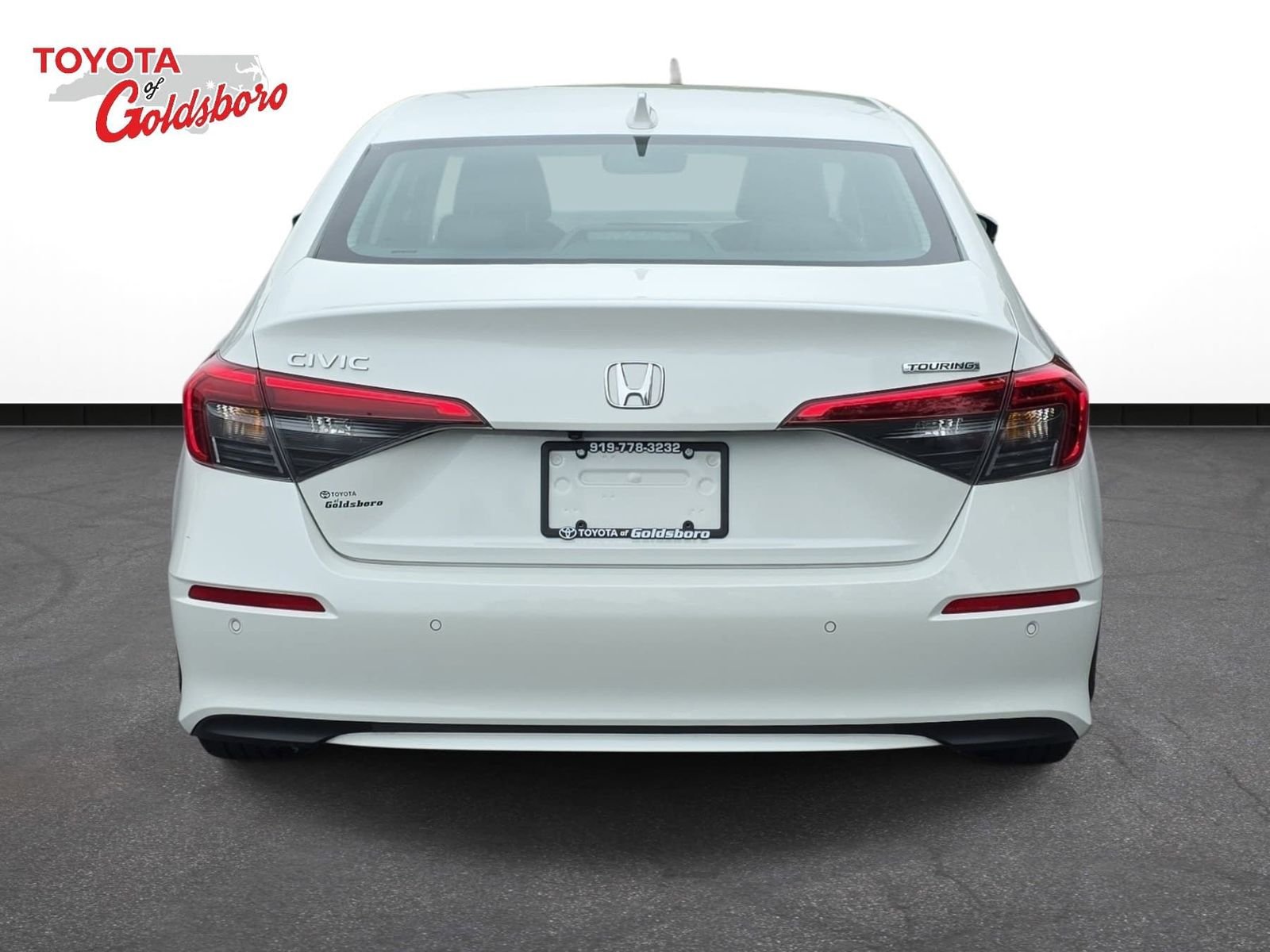 Used 2024  Honda Touring image 6