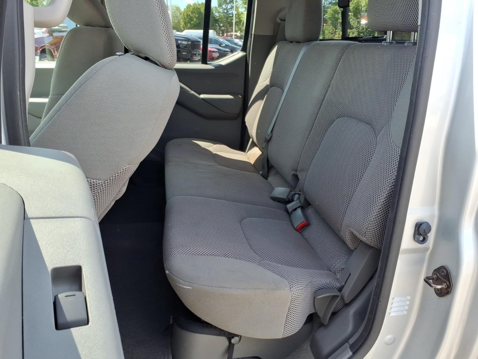 Used 2015 Brilliant Silver Nissan SV image 19
