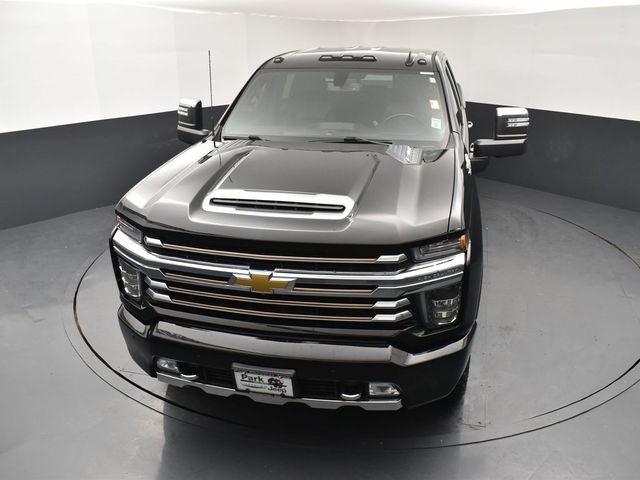 Used 2022 Black Chevrolet High Country image 14