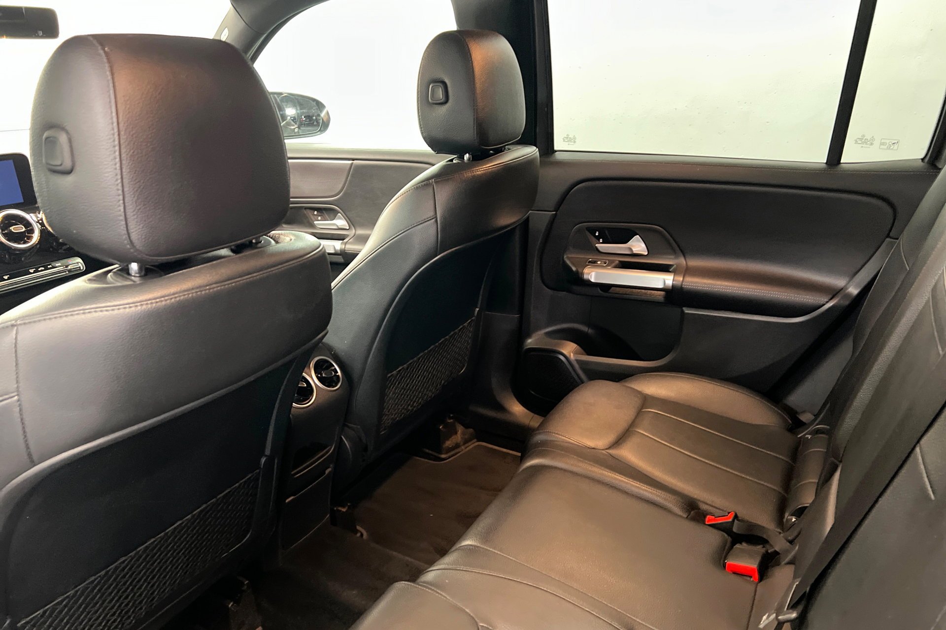 Used 2022 Gray Mercedes-Benz GLB 250 image 20