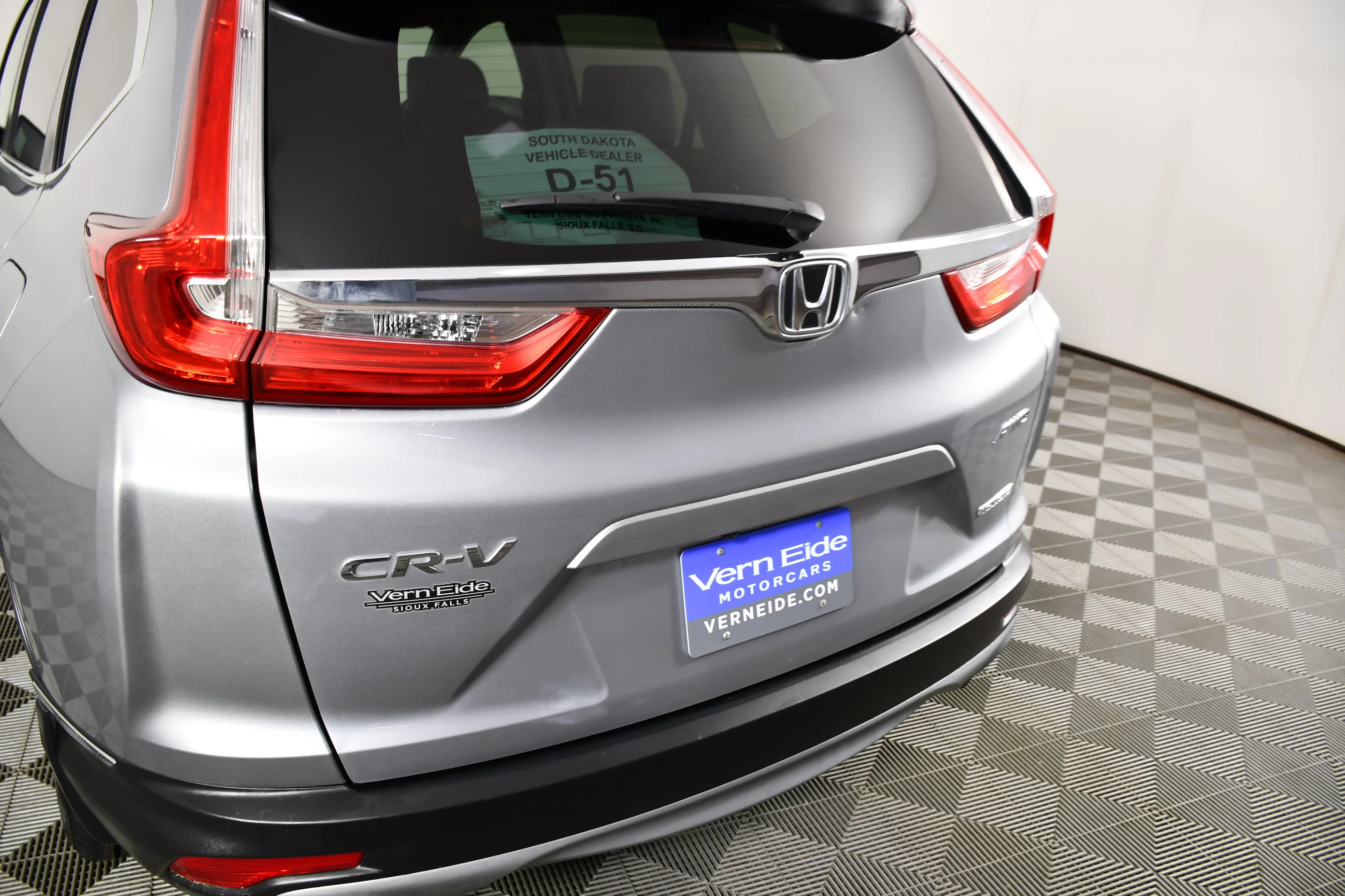 Used 2019 Lunar Silver Metallic Honda Touring image 15