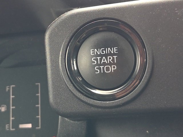 Used 2025  Toyota SR5 image 28