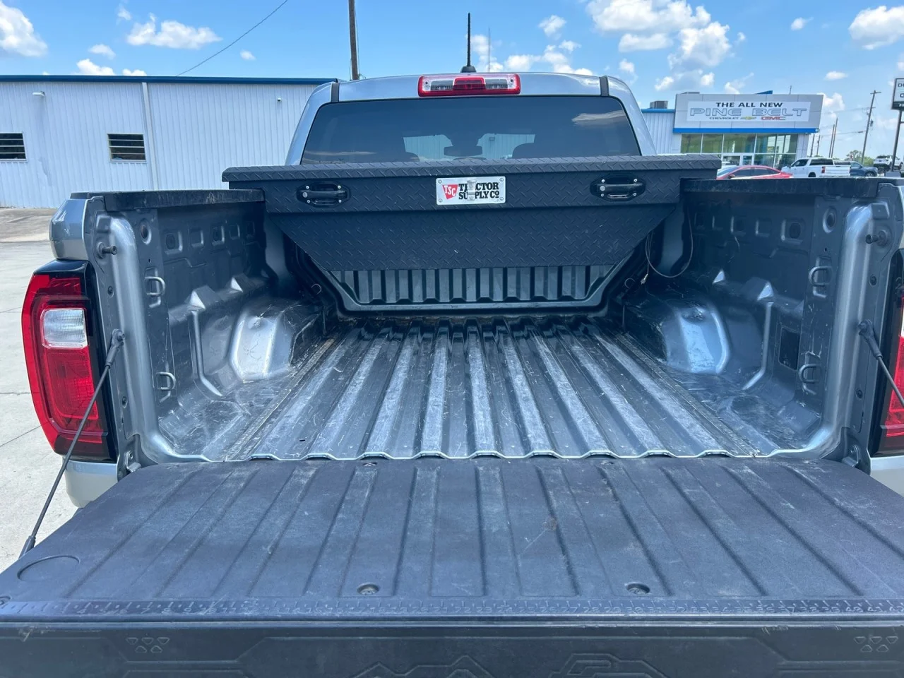 Used 2024 Sterling Metallic GMC Elevation image 7