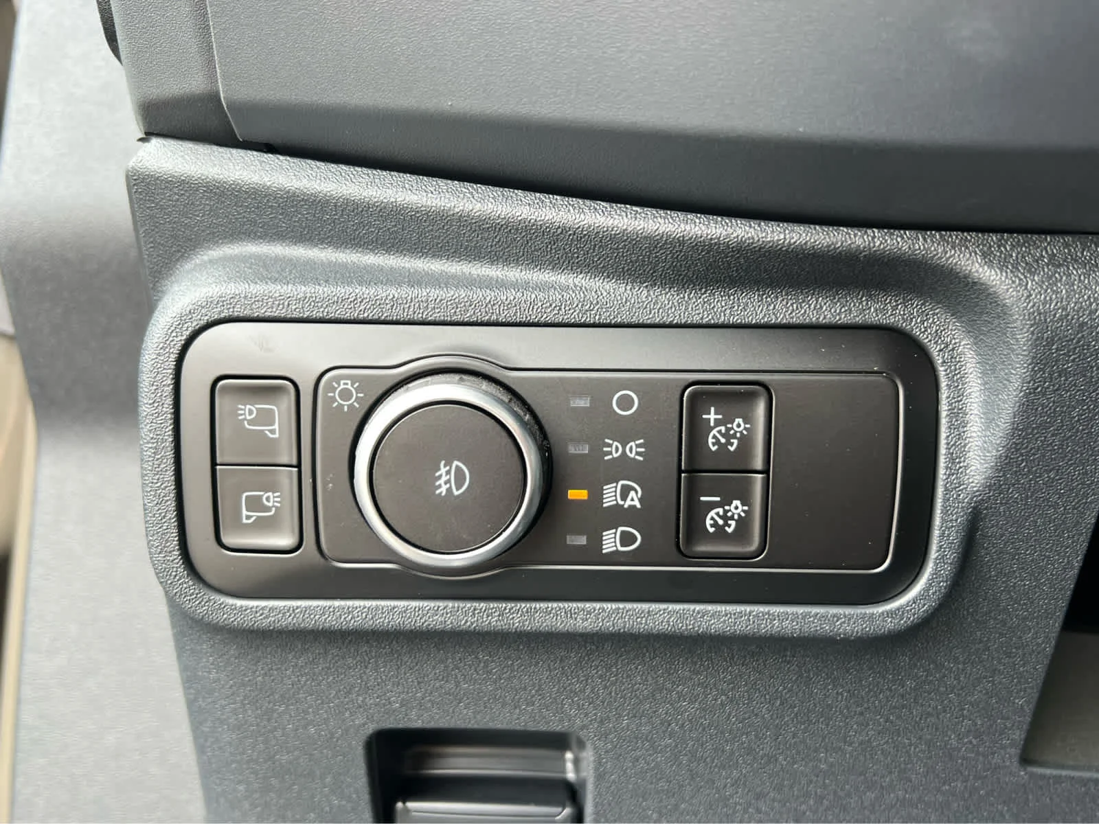 Used 2025 Gray Ford Outer Banks image 31