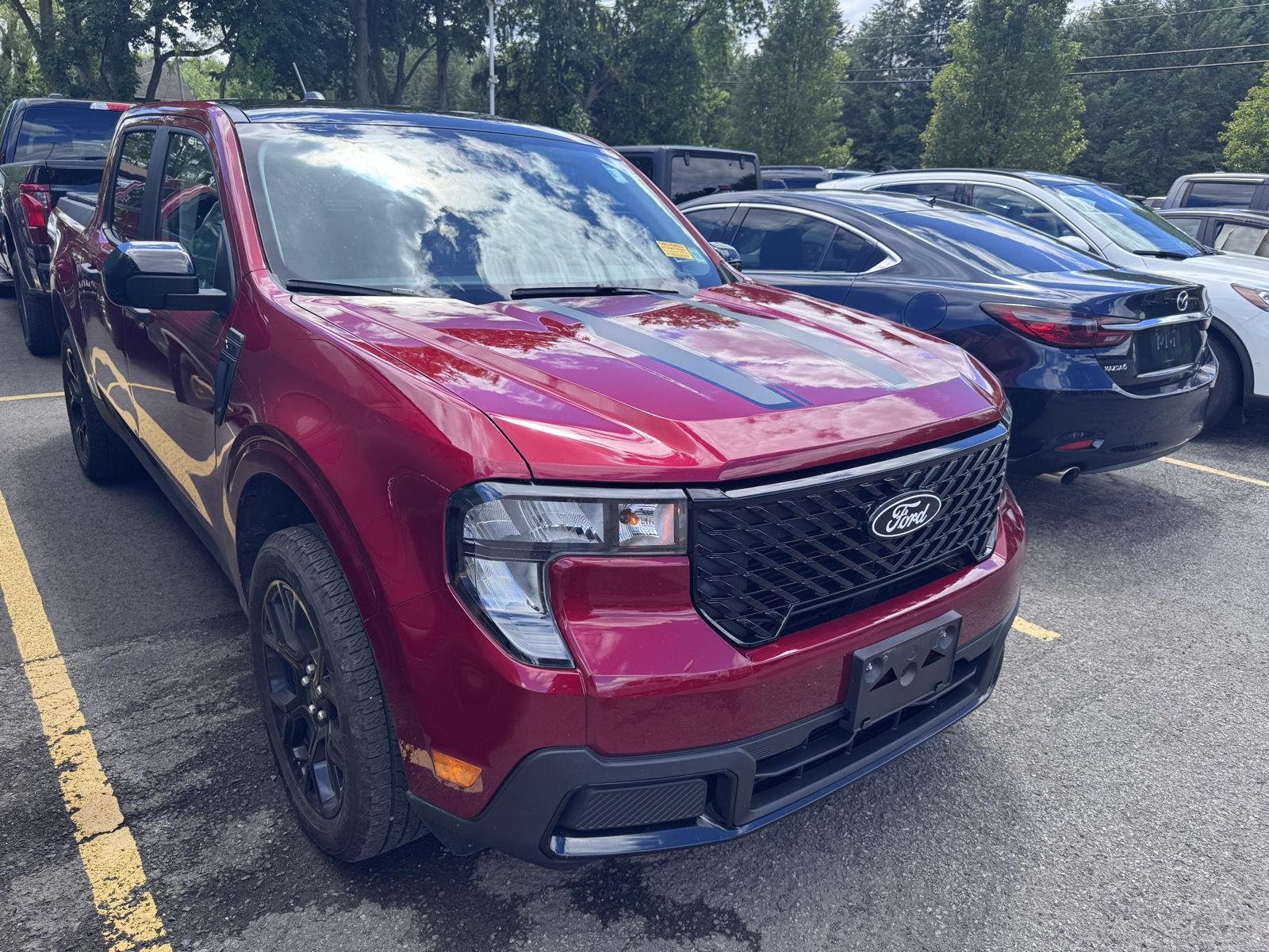Used 2025 Ruby Red Metallic Tinted Clearcoat Ford XLT image 3