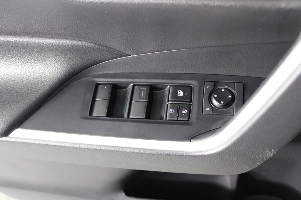 Used 2022 Gray Toyota LE image 22