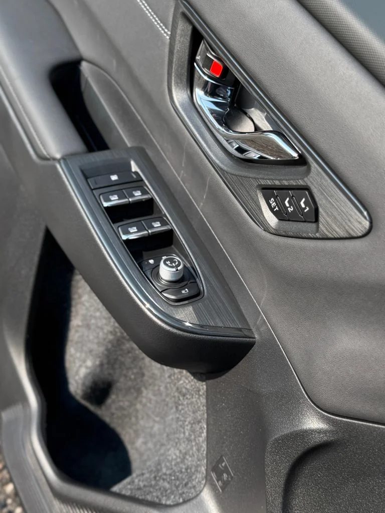 New 2026 ICE SILVER METALLIC Subaru Touring XT image 98