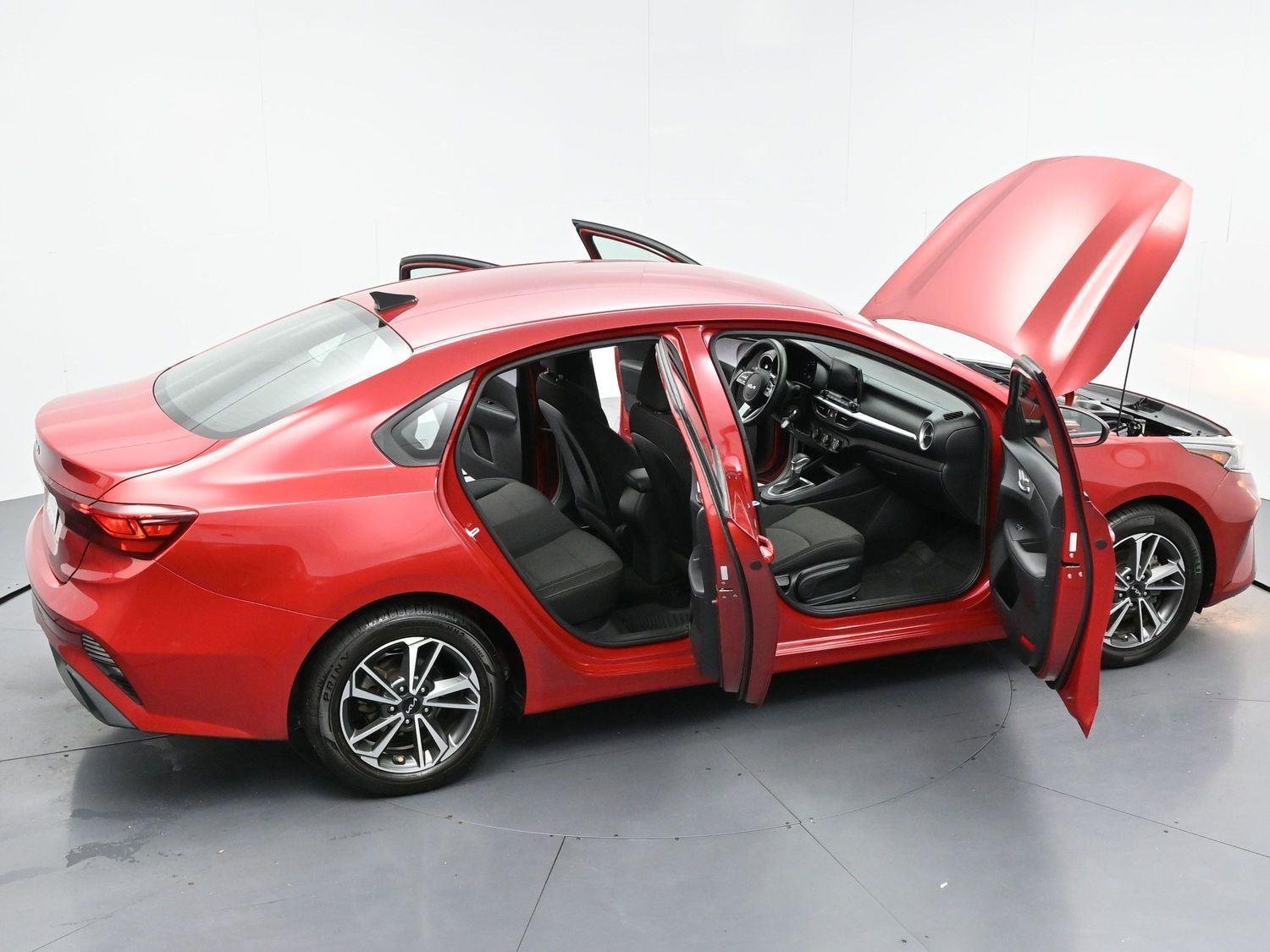 Used 2022 Currant Red Kia LXS image 34