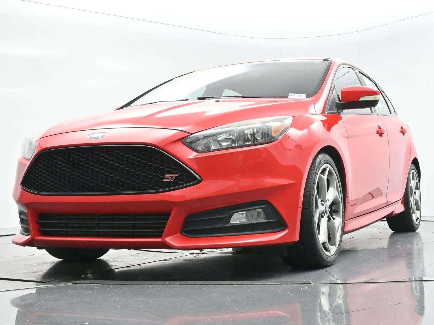 Used 2016 Race Red Ford ST image 42