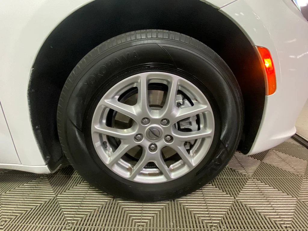 Used 2022 White Chrysler Touring L image 36