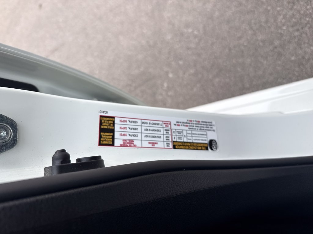 Used 2023 White Nissan 2.5 SR image 22