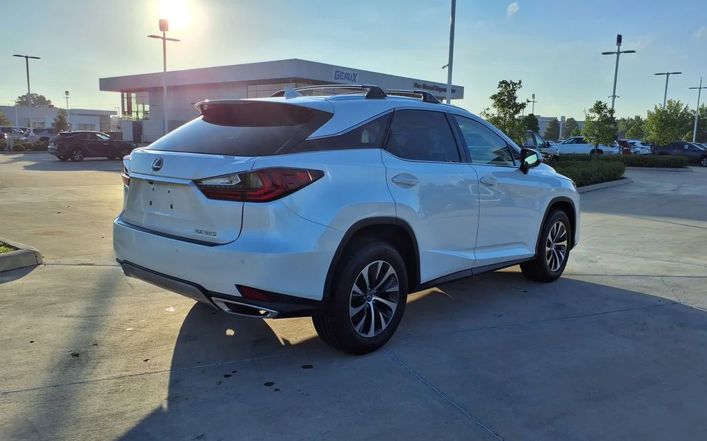 Used 2021 White Lexus 350 image 7